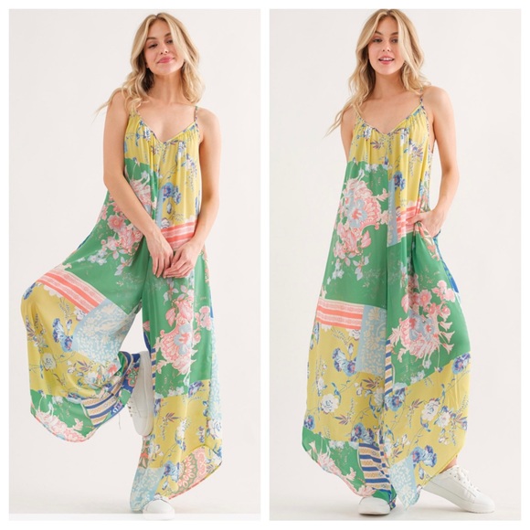 12 Border Print Sleeveless Jumpsuit - Picture 3 of 4